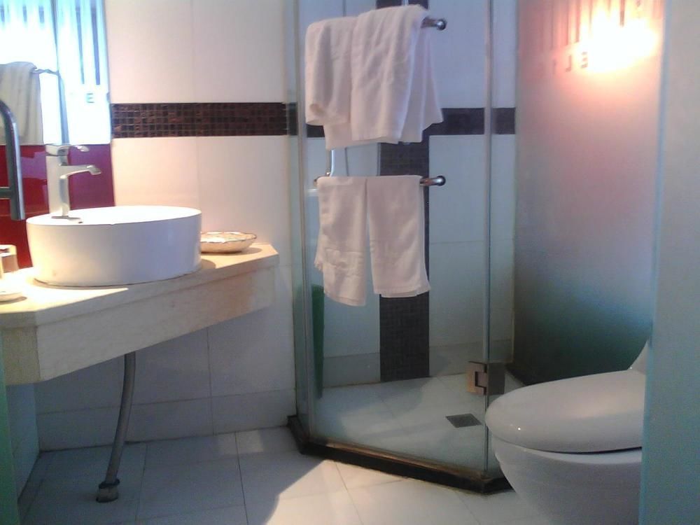 Motel 168 Hotel Urumqi Buitenkant foto
