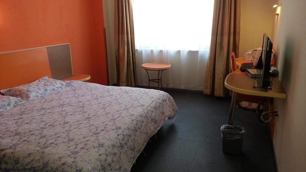 Motel 168 Hotel Urumqi Buitenkant foto