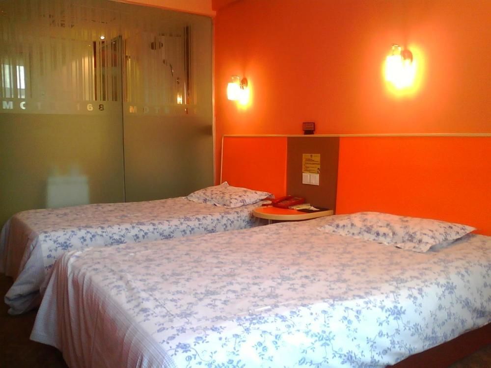 Motel 168 Hotel Urumqi Buitenkant foto