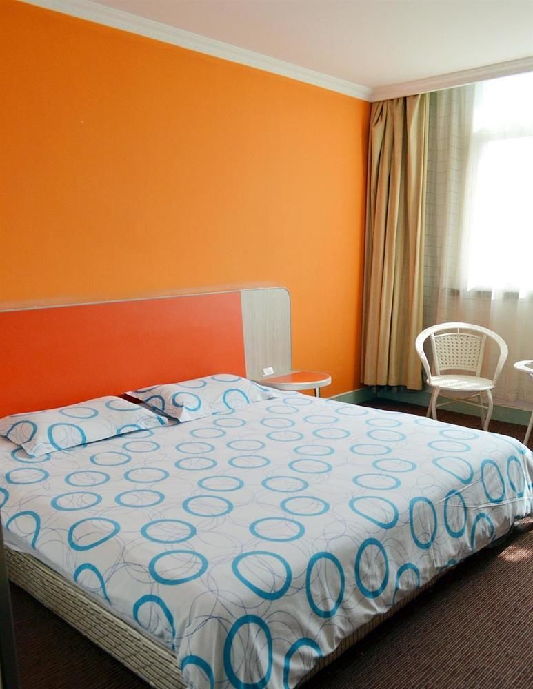Motel 168 Hotel Urumqi Buitenkant foto